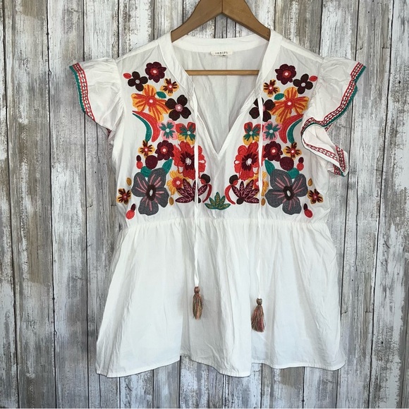 Jodifl White Floral Embroidered Blouse - Picture 2 of 5